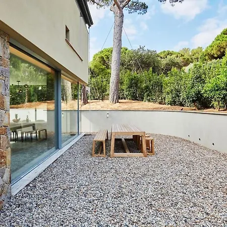 Villa Calanque, *